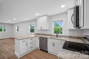 81 2nd St, Canton, NC 28716 - Photo 8