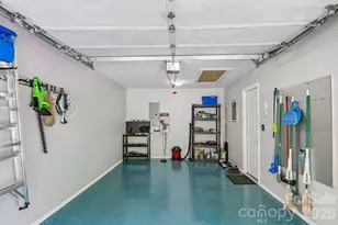 651 E Park Pl, Hendersonville, NC 28791 - Photo 32