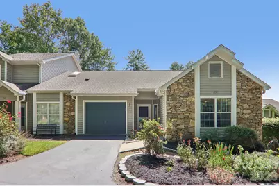 651 E Park Place, Hendersonville, NC 28791 - Photo 1