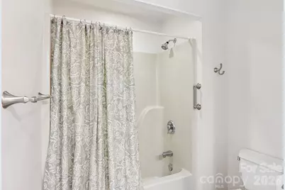 651 E Park Place, Hendersonville, NC 28791 - Photo 20