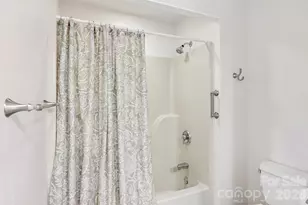 651 E Park Pl, Hendersonville, NC 28791 - Photo 20