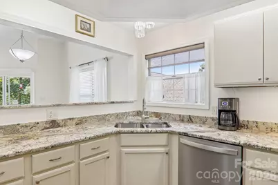 651 E Park Place, Hendersonville, NC 28791 - Photo 12