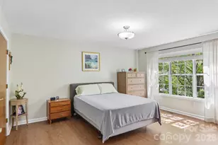 651 E Park Pl, Hendersonville, NC 28791 - Photo 16