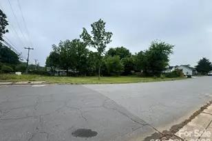 2211 Carmine St, Charlotte, NC 28206 - Photo 2