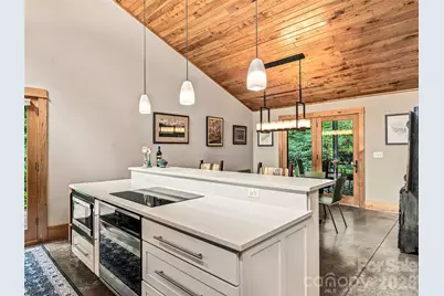 33 Robinson Creek Road, Asheville, NC 28803 - Photo 10