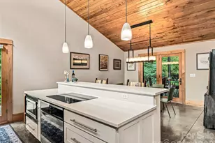 33 Robinson Creek Rd, Asheville, NC 28803 - Photo 10