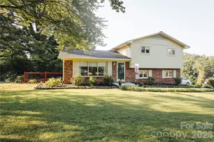 15 Golden Leaf Dr, Marion, NC 28752 - Photo 2