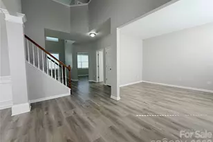 9927 Jeanette Cir, Charlotte, NC 28213 - Photo 2