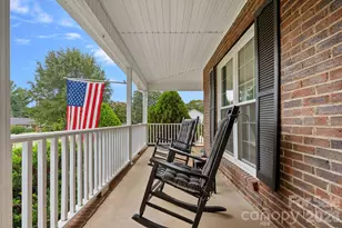 1320 Watts Dr, Charlotte, NC 28216 - Photo 2