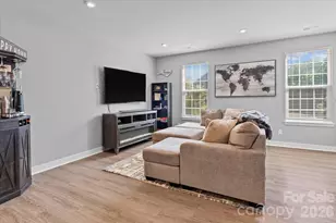 3037 Beeler Ln, Charlotte, NC 28208 - Photo 8