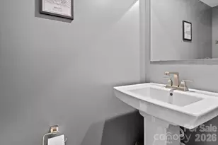 3037 Beeler Ln, Charlotte, NC 28208 - Photo 4