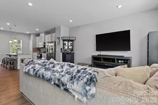 3037 Beeler Ln, Charlotte, NC 28208 - Photo 10