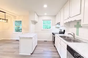 8332 Clear Meadow Ln, Charlotte, NC 28227 - Photo 2
