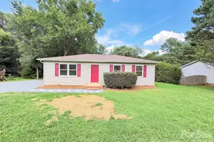 8332 Clear Meadow Ln, Charlotte, NC 28227 - Photo 14