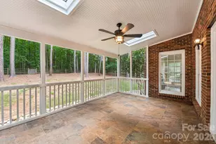4123 Mountain Cove Dr, Charlotte, NC 28216 - Photo 32