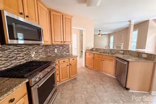3106 Arklow Rd, Charlotte, NC 28269 - Photo 2