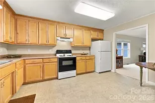 53 Southern Fairway Ct, Etowah, NC 28729 - Photo 6