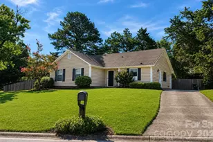 11601 Sunswept Ln, Charlotte, NC 28226 - Photo 2