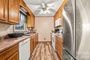 28 Fairhaven Ct, Asheville, NC 28803 - Photo 6