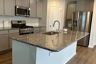 212 Brentwood Dr, Statesville, NC 28625 - Photo 2