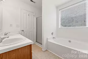 7007 Advocator Ln, Charlotte, NC 28216 - Photo 14