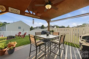 865 Willow Creek Dr, Gastonia, NC 28054 - Photo 2