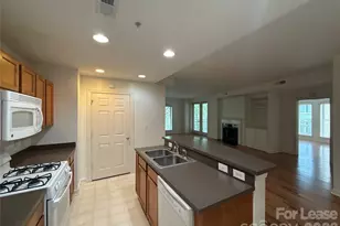 718 W Trade St, Charlotte, NC 28202 - Photo 4