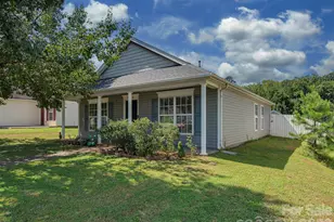 2710 Blackberry Ridge Ln, Charlotte, NC 28208 - Photo 4