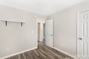 2710 Blackberry Ridge Ln, Charlotte, NC 28208 - Photo 16