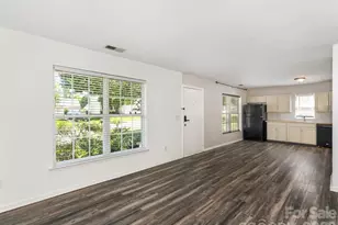 2710 Blackberry Ridge Ln, Charlotte, NC 28208 - Photo 14