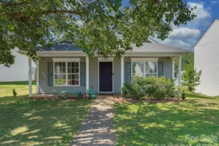 2710 Blackberry Ridge Ln, Charlotte, NC 28208 - Photo 2