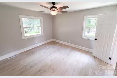 8519 Denbur Drive, Charlotte, NC 28215 - Photo 4
