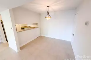 1612 Sharon Rd W, Charlotte, NC 28210 - Photo 6