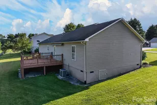 2305 Good Shepard Ct, Lenoir, NC 28645 - Photo 10