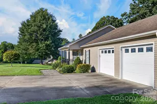 2305 Good Shepard Ct, Lenoir, NC 28645 - Photo 4
