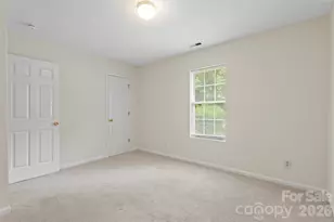 610 Pennwood Ln, Charlotte, NC 28215 - Photo 12