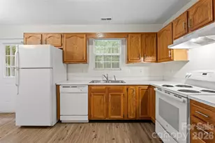 610 Pennwood Ln, Charlotte, NC 28215 - Photo 6