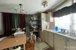 1098 Macedonia Rd, Gaffney, SC 29341 - Photo 10