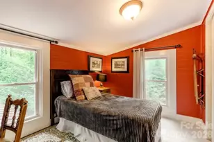 520 Esseola St, Saluda, NC 28773 - Photo 16
