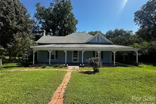 3914 Woodlawn St, Sharon, SC 29742 - Photo 1