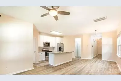 9036 Bradstreet Commons Way, Charlotte, NC 28215 - Photo 8