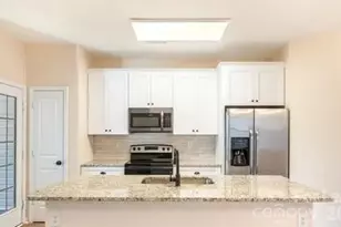 9036 Bradstreet Commons Way, Charlotte, NC 28215 - Photo 2