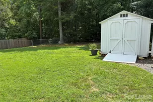 316 Springhill Ln, Maiden, NC 28650 - Photo 2