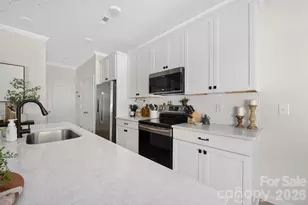 8108 Merryvale Ln, Charlotte, NC 28214 - Photo 8