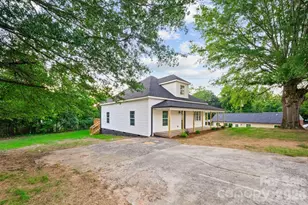 807 N Walnut St, Kannapolis, NC 28081 - Photo 2