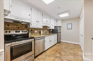 2300 Roswell Ave, Charlotte, NC 28207 - Photo 20
