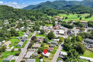 417 Riverbend St, Waynesville, NC 28786 - Photo 22