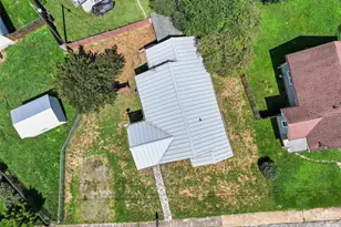 417 Riverbend St, Waynesville, NC 28786 - Photo 6