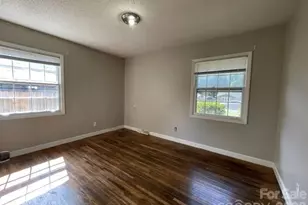 909 Carrington Dr, Charlotte, NC 28214 - Photo 6