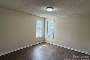 2220 Laburnum Ave, Charlotte, NC 28205 - Photo 12